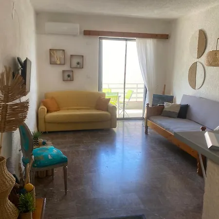 Apartment Sea Breeze 2